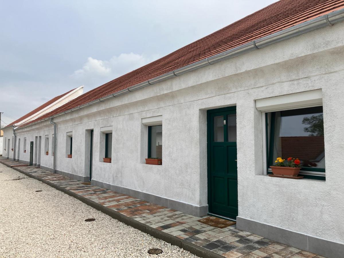 Szent Bernat Vendeghaz Daire Veszprém Dış mekan fotoğraf